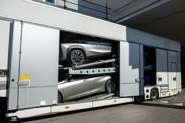 Khung cảnh tan hoang của Geneva Motor Show 2020: Tất cả đắp chiếu chờ tháo dỡ - Ảnh 7.