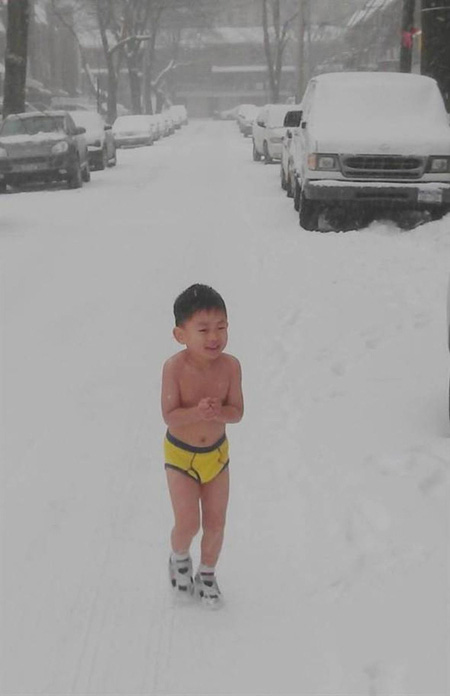 Cậu bé cởi trần chạy dưới tuyết năm nào nay đã làm nên điều phi thường nhờ vào một quan điểm giáo dục đặc biệt của bố ruột - Ảnh 4.