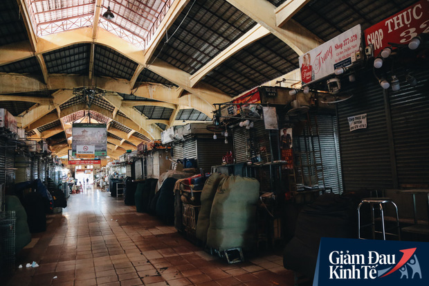 Quá ế ẩm mùa dịch Covid-19, nhiều tiểu thương chợ Bến Thành đóng cửa ngừng bán và sang lại sạp - Ảnh 4.
