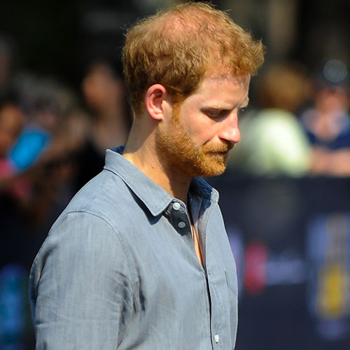 Cú sốc của Harry: Rơi vào tình thế mắc cạn ở Mỹ, tâm lý bất ổn trong khi Meghan Markle thì ngược lại - Ảnh 1.