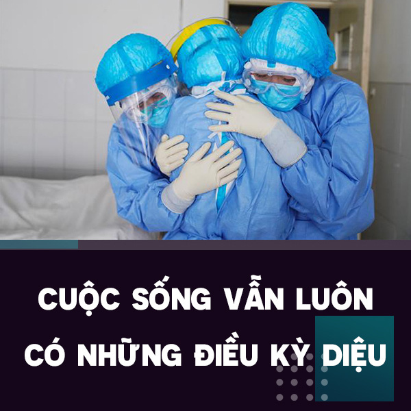 Điều kì diệu tại BV Bạch Mai những ngày cách ly toàn diện: Hàng chục y bác sĩ mặc đồ bảo hộ nỗ lực cứu sống sản phụ bị sốc mất máu, 2 lần ngừng tim - Ảnh 3.