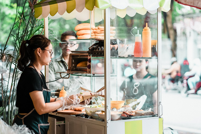 Bánh mì Việt Nam, hành trình từ ổ bánh “thượng lưu” cho đến món ăn đường phố làm kinh ngạc cả thế giới - Ảnh 11.