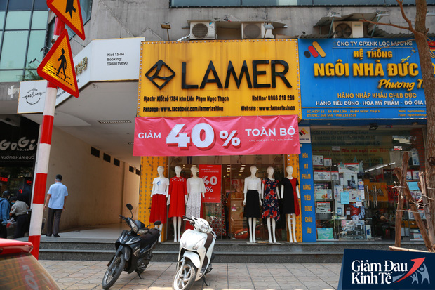 Loạt khu phố thời trang ở Hà Nội mở cửa trở lại, giảm giá sốc lên tới 80% - Ảnh 3.