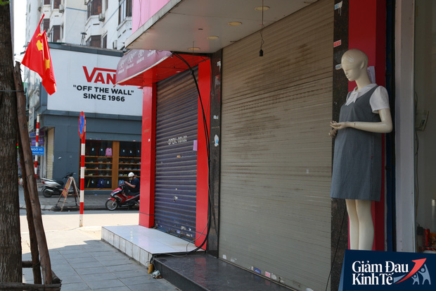Loạt khu phố thời trang ở Hà Nội mở cửa trở lại, giảm giá sốc lên tới 80% - Ảnh 7.