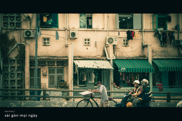 Có một Sài Gòn mỗi ngày thật khác: Giữa xô bồ và hoa lệ, vài khoảng lặng chợt ghé ngang khiến ta càng nhìn càng thương! - Ảnh 1.