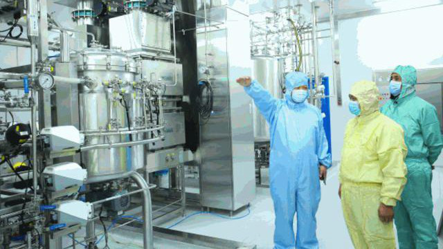 Trung Quốc hoàn thành xưởng sản xuất vaccine Covid-19 lớn nhất thế giới - Ảnh 1.