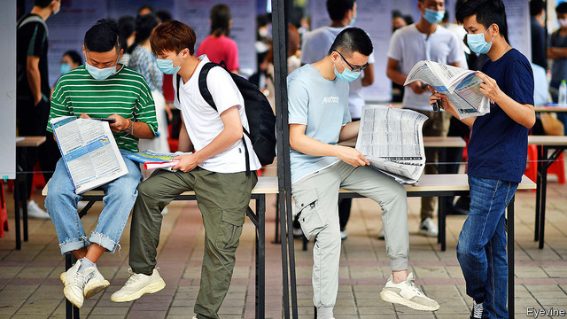 Hàng triệu sinh viên Trung Quốc tốt nghiệp năm 2020 có nguy cơ thất nghiệp vì Covid-19 - Ảnh 2.