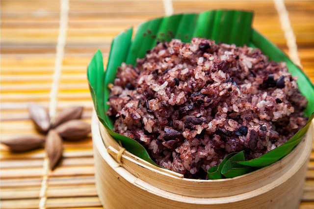 Có loại quả trông đen nhẻm, xấu xí nhưng ai biết cũng muốn mua ngay: Ăn 1 lần là nhớ suốt đời, trị được 15 loại bệnh vô cùng thần kỳ - Ảnh 5. Có loại quả trông đen nhẻm, xấu xí nhưng ai biết cũng muốn mua ngay: Ăn 1 lần là nhớ suốt đời, trị được 15 loại bệnh vô cùng thần kỳ - Ảnh 5.