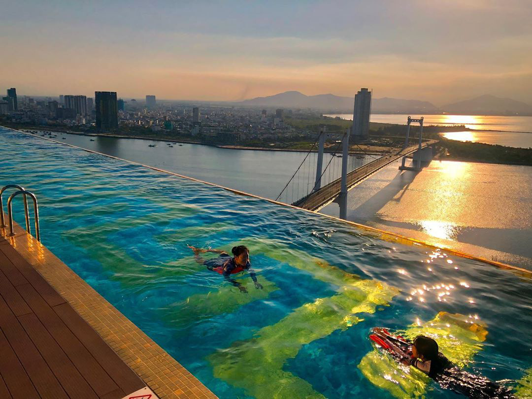 Đà Nẵng: 4 khách sạn 4-5 sao có bể bơi vô cực, view biển cực đẹp ...