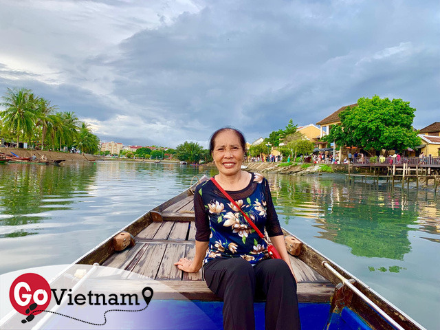 Đưa mẹ đi khắp thế gian: Chuyến du lịch đầu tiên trong đời của mẹ, khám phá Huế - Hội An và giấc mơ dần trọn vẹn - Ảnh 3.