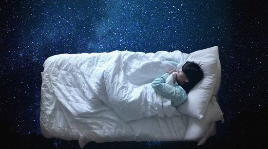 Chất lượng giấc ngủ sau tuổi 35 thay đổi do nội tiết tố và cách giải quyết: Thay đổi lối sống bắt kịp nhịp sinh học của cơ thể - Ảnh 2.