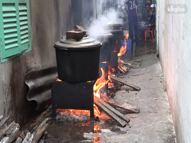 Ghé làng bánh ú tro, nghe chuyện làm bánh ngày Tết Đoan ngọ ở Sài Gòn - Ảnh 2.