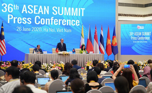 Thủ tướng: ASEAN chắc chắn không muốn phải chọn bên nào - Ảnh 2.