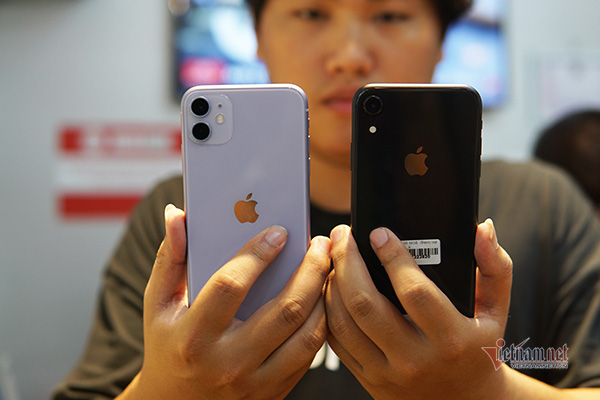 Giá iPhone trong nước giảm giá sốc hàng triệu đồng - Ảnh 1.