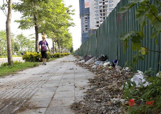  Hà Nội: Đại lộ nghìn tỷ vừa thông xe biến thành các bãi rác rùng mình - Ảnh 2.