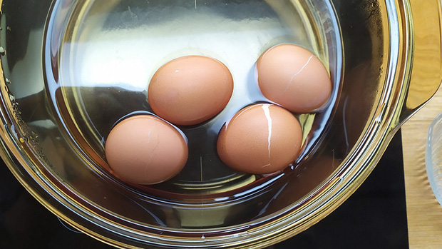 4 sai lầm điển hình khi luộc trứng mà nếu không thay đổi ngay thì chẳng khác nào ăn cũng như không - Ảnh 1.