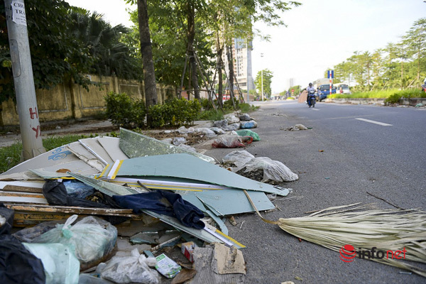  Hà Nội: Đại lộ nghìn tỷ vừa thông xe biến thành các bãi rác rùng mình - Ảnh 6.