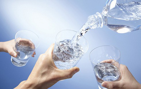 Chuyên gia: Nguyên tắc 40-40-20 và 5 lưu ý uống nước đúng vừa thải độc vừa tránh mất nước - Ảnh 1. Chuyên gia: Nguyên tắc 40-40-20 và 5 lưu ý uống nước đúng vừa thải độc vừa tránh mất nước - Ảnh 1.