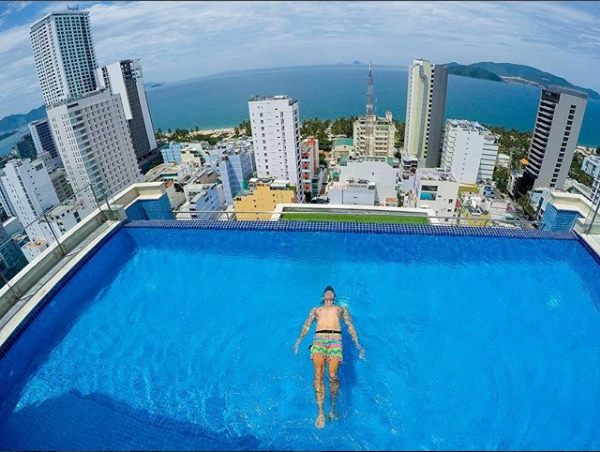 4 khách sạn từ 4 sao có hồ bơi vô cực: Điểm đến lý tưởng cho kỳ nghỉ sang xịn, phù hợp với các gia đình vi vu Nha Trang - Ảnh 8.