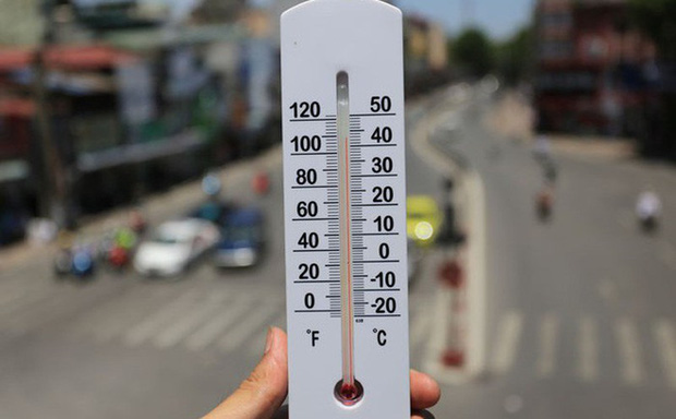 Tình hình nắng nóng gay gắt vẫn kéo dài với nền nhiệt lên tới 39 độ, bạn cần thận trọng trước 5 căn bệnh rất dễ gặp phải sau đây - Ảnh 2.