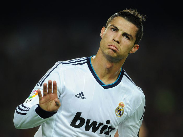 Là cầu thủ đầu tiên có 1 tỷ USD, Cristiano Ronaldo kiếm và tiêu tiền ra sao? - Ảnh 10.