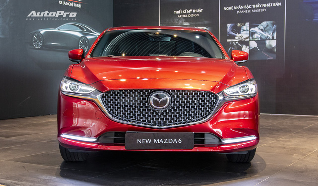 Mazda6 2020 chốt giá rẻ nhất 889 triệu đồng: Giẫm chân đàn em Mazda3, hưởng chính sách giảm 50% phí trước bạ - Ảnh 1.