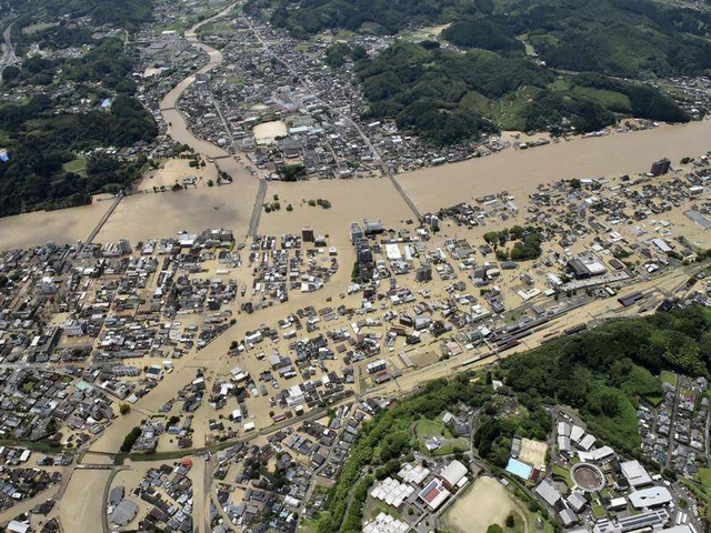 Nhật Bản: Mưa lũ cướp sinh mạng 63 người, ít nhất 16 người mất tích - Ảnh 2.