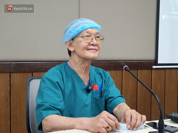 Nhìn lại ca phẫu thuật tách cặp song sinh Việt - Đức 32 năm trước: Ca mổ đi vào lịch sử y học Việt Nam - Ảnh 1.