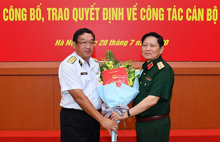 Công bố, trao quyết định của Thủ tướng bổ nhiệm lãnh đạo Bộ Quốc phòng - Ảnh 2.