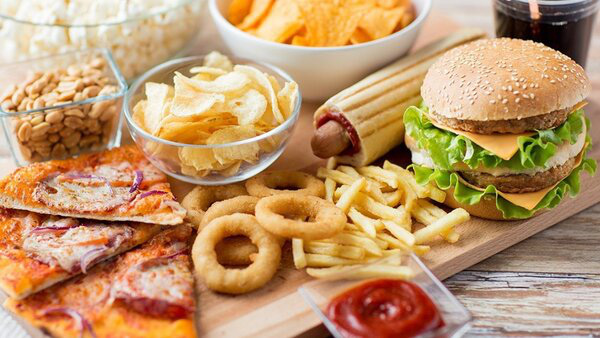 Bác sĩ chuyên khoa cảnh báo 10 dấu hiệu của trào ngược dạ dày: Thói quen ăn uống sinh hoạt đặc biệt quan trọng khi đối phó với bệnh - Ảnh 3.