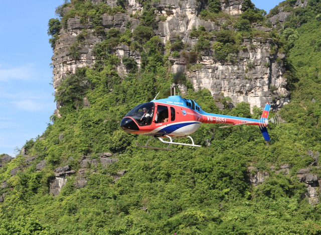 Đi đâu để trải nghiệm loạt tour bay ngắm cảnh bằng trực thăng/thủy phi cơ ở Việt Nam? - Ảnh 8.