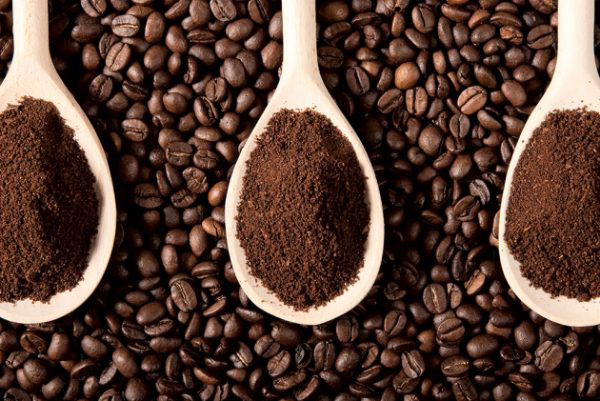 Hễ không uống cà phê là buồn ngủ, FDA: Uống quá nhiều caffeine có thể gây tử vong - Ảnh 1.