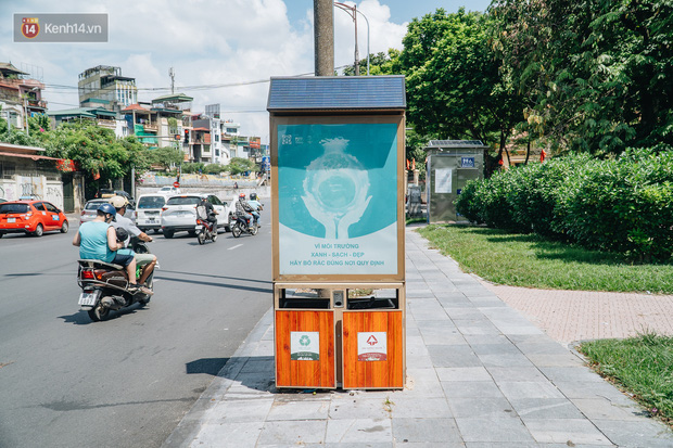 Thùng rác công nghệ với tấm pin mặt trời trên đường phố Hà Nội: Truyền cảm hứng bảo vệ môi trường đến người dân - Ảnh 1.