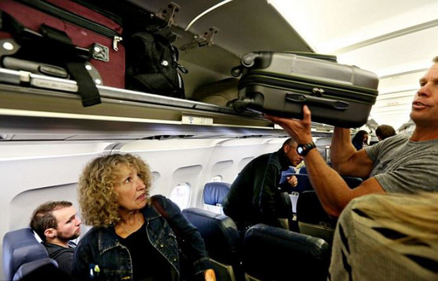 Tại sao mỗi hành khách thường chỉ được mang tối đa 7kg hành lý xách tay khi lên máy bay? - Ảnh 3.