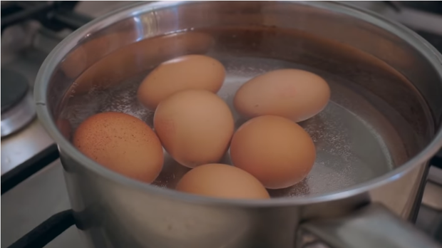 3 cách ăn sai biến trứng thành chất độc và 3 hiểu lầm xoay quanh chuyện ăn trứng mà bạn nên biết - Ảnh 2.