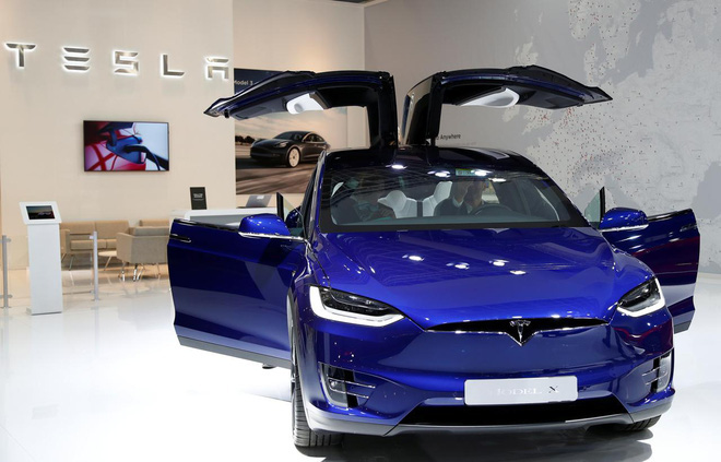 Doanh số không bằng 20% nhưng Tesla đã vượt mặt Volkswagen để trở thành hãng ô tô giá trị thứ hai thế giới