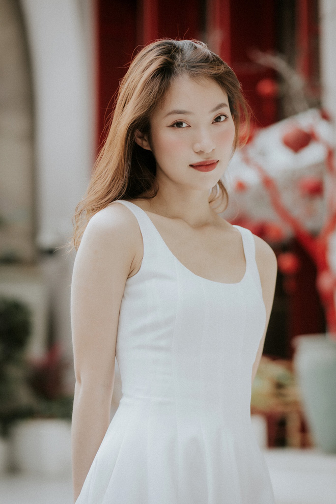 Hot girl thứ tiếng Khánh Vy tái xuất với màn bắn tiếng Anh siêu đỉnh tại TED Talks lần đầu