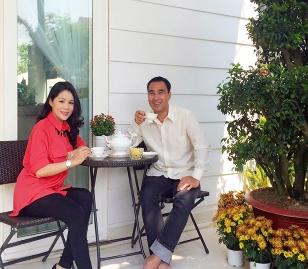 Khám phá khu vườn xanh mướt mắt trong căn biệt thự 21 tỷ của MC Quyền Linh khu vuon xanh muot mat trong can biet thu 21 ty cua mc quyen linh Khám phá khu vườn xanh mướt mắt trong căn biệt thự 21 tỷ của MC Quyền Linh