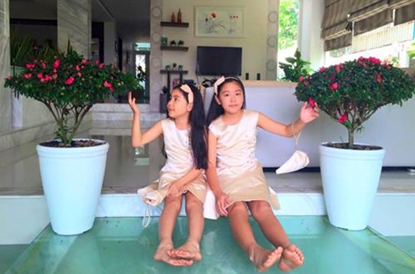 Khám phá khu vườn xanh mướt mắt trong căn biệt thự 21 tỷ của MC Quyền Linh khu vuon xanh muot mat trong can biet thu 21 ty cua mc quyen linh Khám phá khu vườn xanh mướt mắt trong căn biệt thự 21 tỷ của MC Quyền Linh
