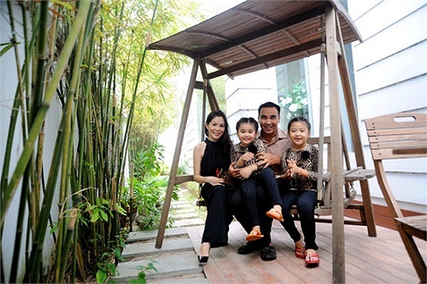 Khám phá khu vườn xanh mướt mắt trong căn biệt thự 21 tỷ của MC Quyền Linh khu vuon xanh muot mat trong can biet thu 21 ty cua mc quyen linh Khám phá khu vườn xanh mướt mắt trong căn biệt thự 21 tỷ của MC Quyền Linh