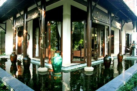 Hẳn với trị giá triệu đô thì nội- ngoại thất của ngôi nhà cũng phải xứng tầm! Ngắm nhìn các góc cắt từ tổng thể kiến trúc ngôi nhà, phần nào có thể hình dung được điều này.