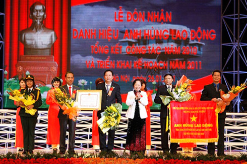 
PVC đón nhận Danh hiệu Anh hùng Lao động vào ngày 26/1/2011 (Ảnh: PVC)
