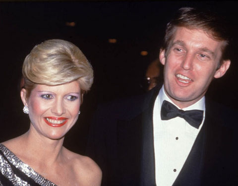 
Donald Trump và người vợ đầu ly hôn sau 14 năm chung sống khi người thứ 3 xuất hiện. Cặp đôi có với nhau 3 người con (2 trai, 1 gái).

 
