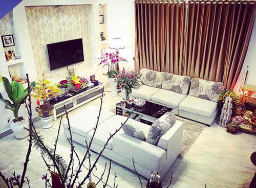 Nội thất bên trong căn nhà được bài trí vô cùng hiện đại và sang trọng.