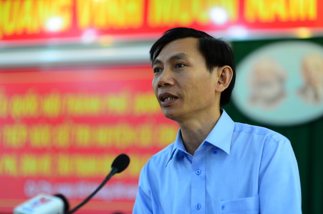 
Ông Nguyễn Văn Tám - phó giám đốc Sở GTVT TP.HCM - phát biểu tại buổi tiếp xúc cử tri huyện Củ Chi sáng 5-8 - Ảnh: QUANG ĐỊNH
