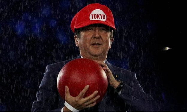 
Thủ tướng Shinzo Abe trong trang phục của Mario.
