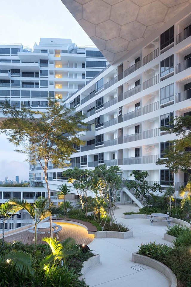 Hiện nay, tổ hợp chung cư The Interlace được xem là biểu tượng của kiến trúc chung cư ở Singapore.
