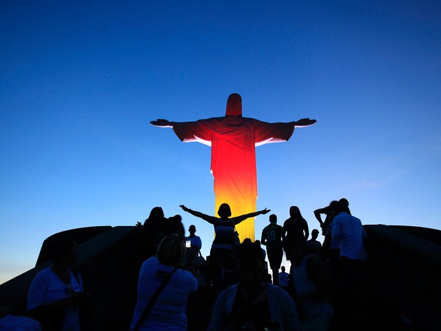 Bức tượng Chúa Kitô Cứu Thế là biểu tượng mang tính văn hóa của cả thành phố Rio de Janeiro.