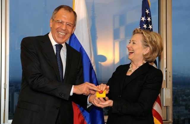  Bà Hillary và Ngoại trưởng Nga Sergey Lavrov trong một buổi gặp mặt hồi năm 2009. Ảnh: AFP 