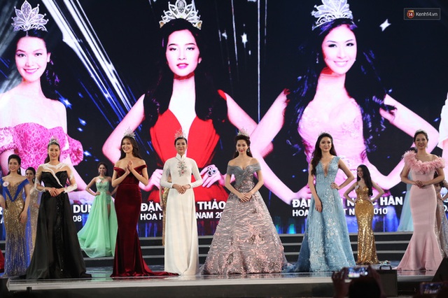 
6 Hoa hậu Việt Nam qua nhiều thời kỳ hội tụ trong Chung kết Hoa hậu Việt Nam 2016.
